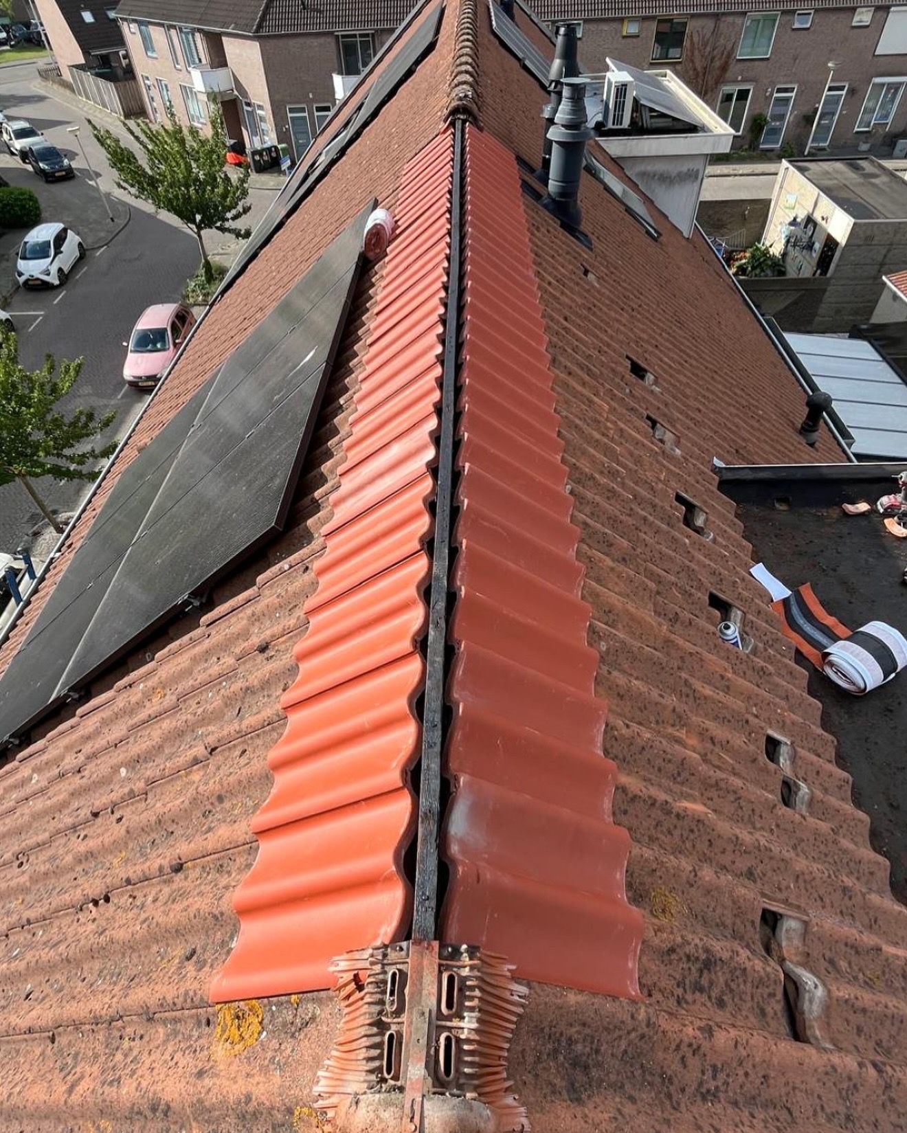 Nokvorsten herstellen op een pannendak