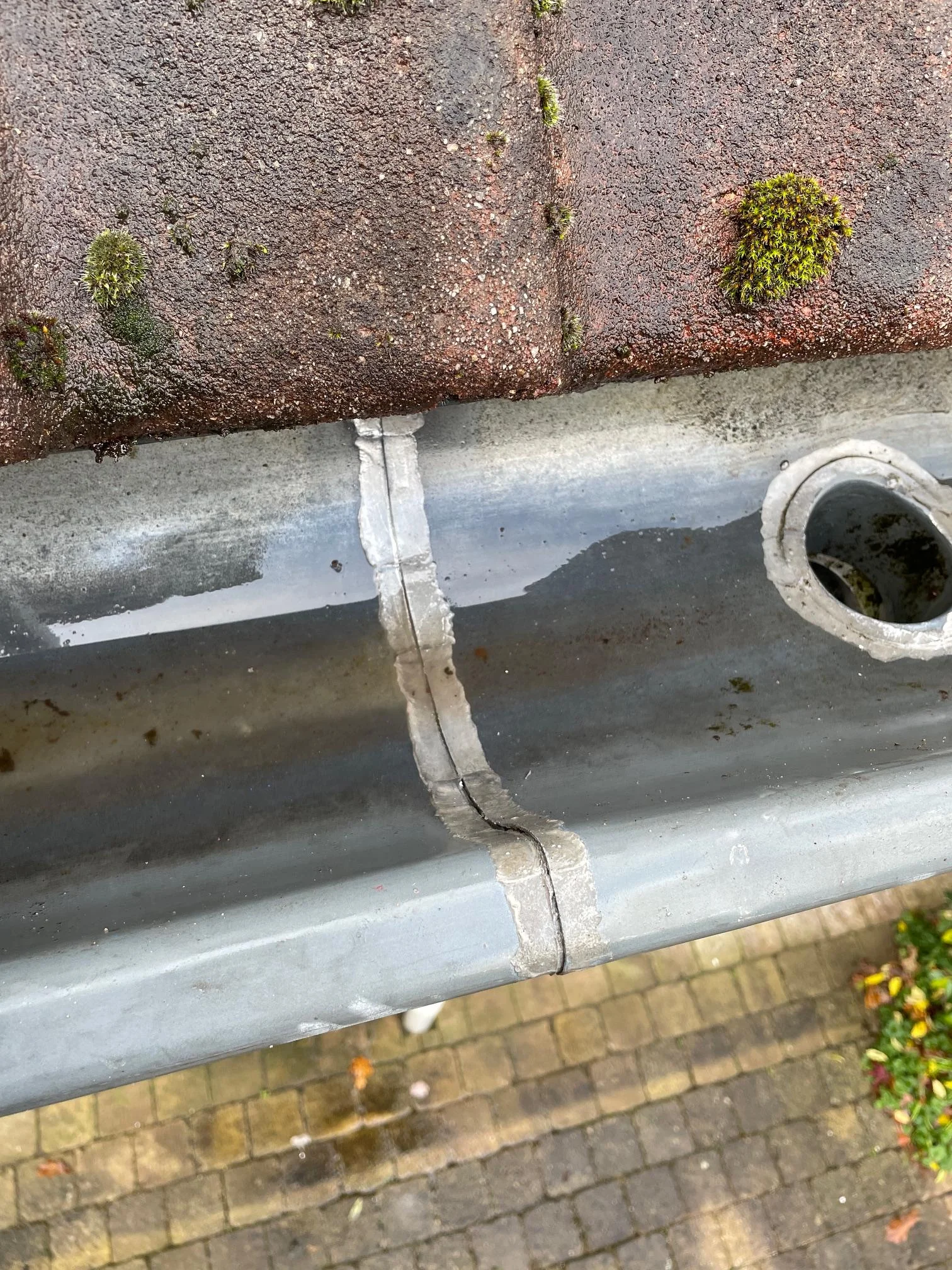 Dakgoot lasnaad herstellen