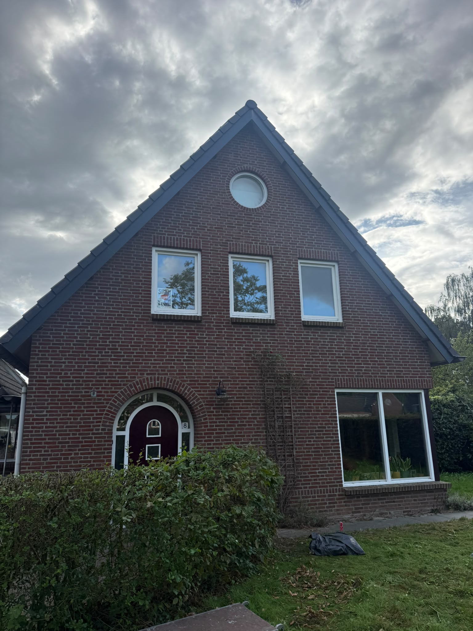 Gerenoveerd pannendak met vernieuwde boeidelen